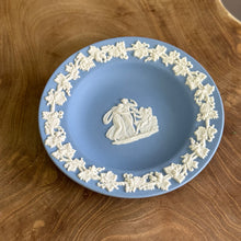 Load image into Gallery viewer, RARE FIND. Wedgwood Jasperware. Made in England. Blue&white Round dish. Set of 4