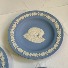 Load image into Gallery viewer, Wedgwood Jasperware. Made in England. Blue&white Round dish. Set of 3