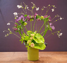 Load image into Gallery viewer, 青綠色屏風設計 | GREEN SCREEN EDITION | OMAKASE 大師SOLOMON 花藝教室 | 家居鮮花插花擺設
