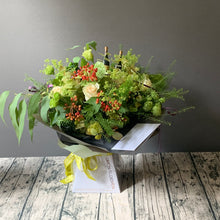 Load image into Gallery viewer, The green bouquet