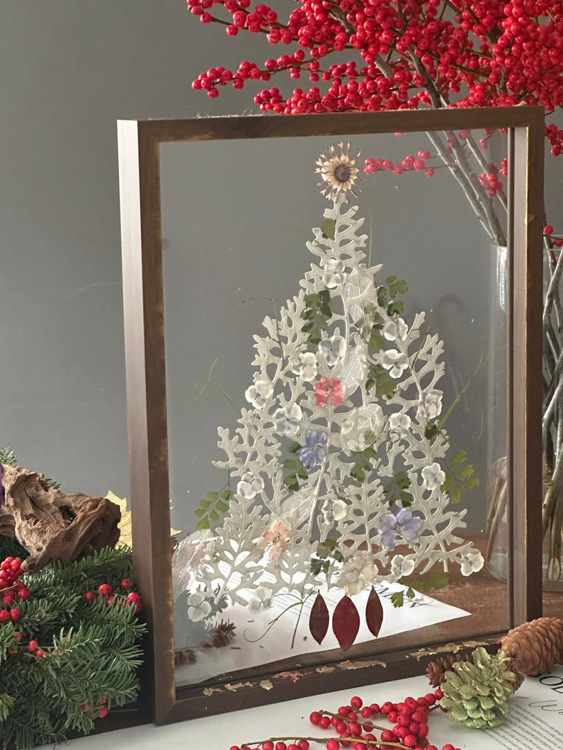 Pressed Flower Christmas Tree Keepsake: Craft Your Floating Holiday Magic