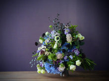 Load image into Gallery viewer, Valentine&#39;s day special! - The Stylish Valentine&#39;s Cool Bouquet
