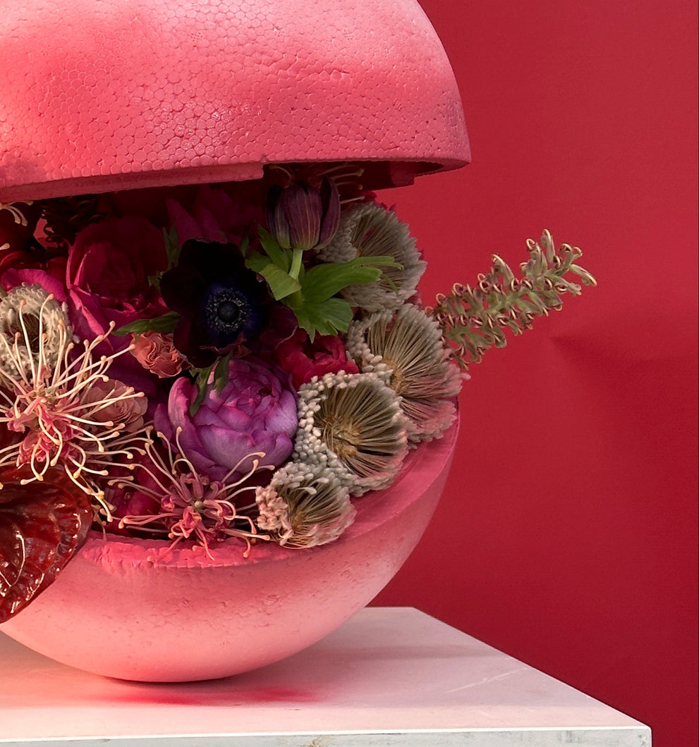 August Masterclass : Planet‑Shaped Floral Sculpture Workshop | 8月花藝大師班： 星球形雕塑花藝工作坊