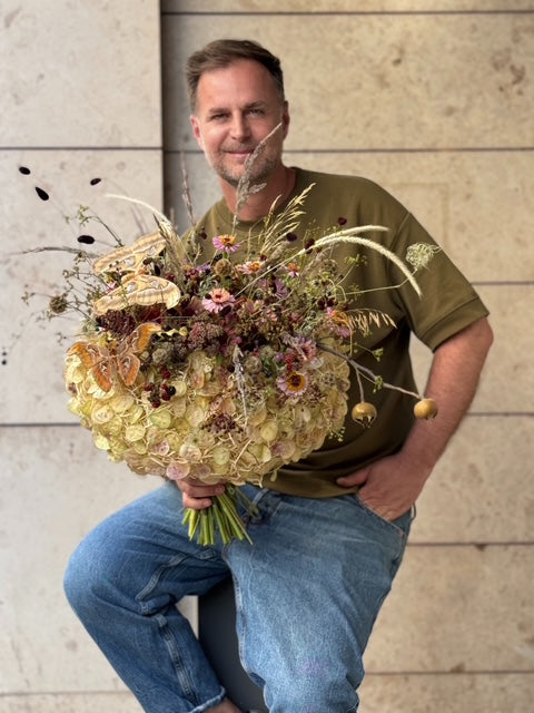 Master Class In Floral Installations with America's Cup Champion Attila Nemeth