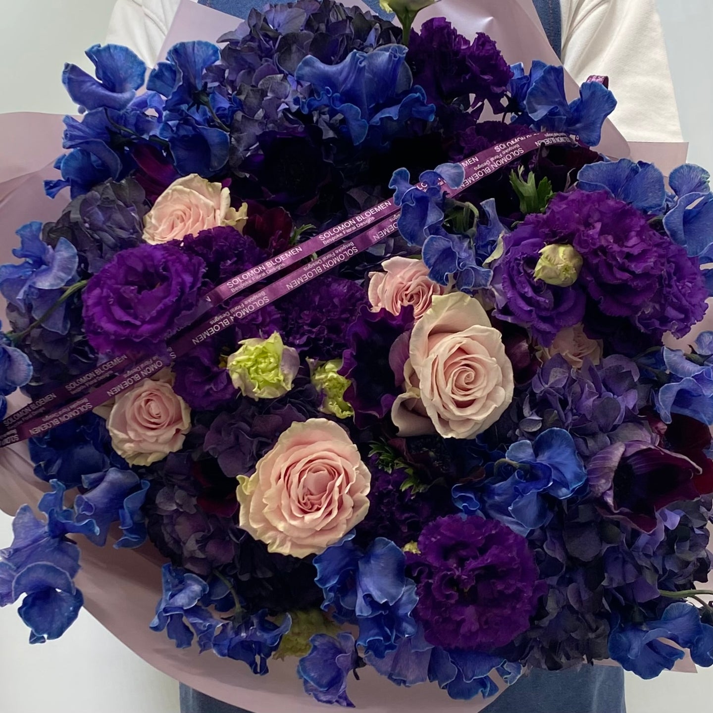 The blue bouquet