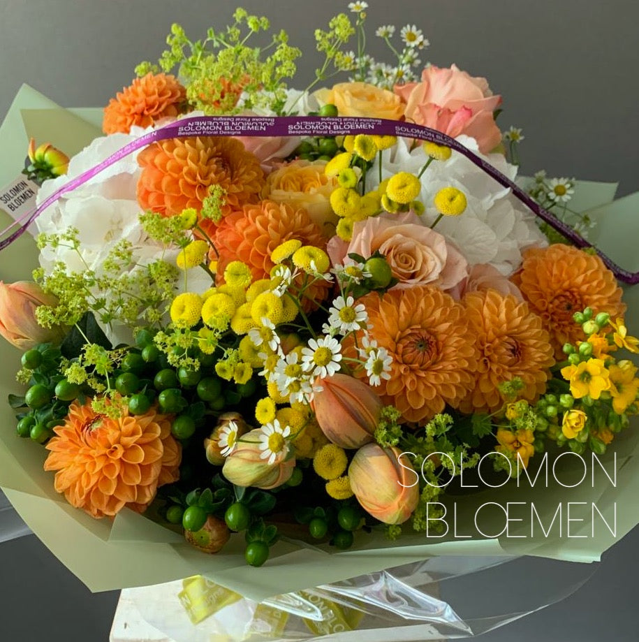 The apricot and white bouquet